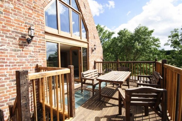 تفاصيل الفندق من الخارج