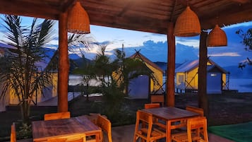 Breakfast, lunch, dinner served; local and international cuisine