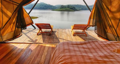 Sunset Nam Ngum tented resort