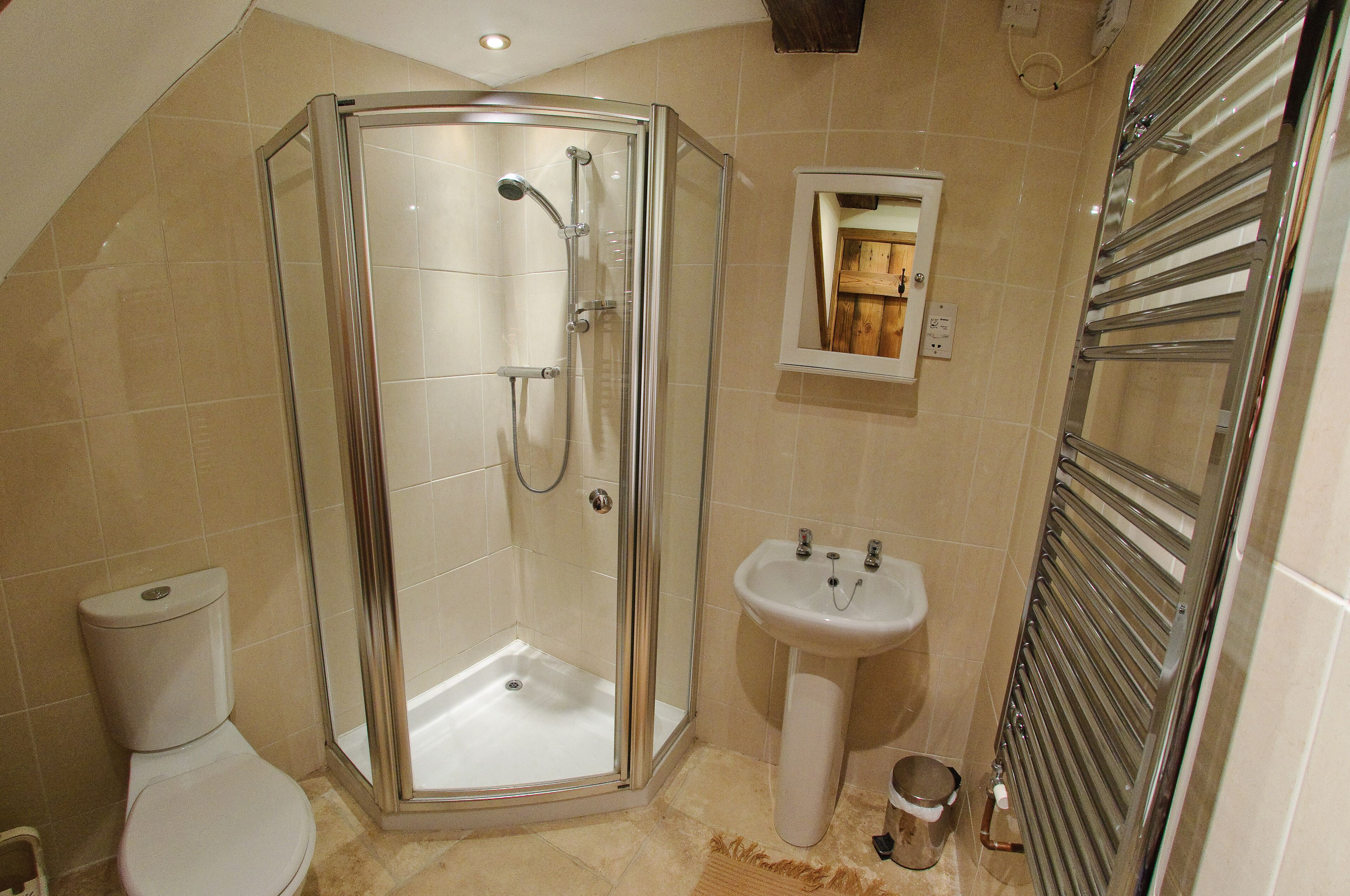 Cottage | Bathroom shower