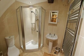 Cottage | Bathroom shower