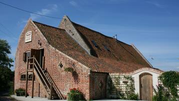 Cottage | Street view