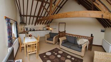 Cottage | Premium bedding, individually decorated, individually furnished