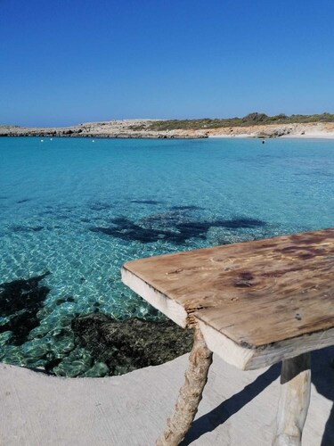 Secluded spacious villa mature gardens in Binibeca Nou private pool wifi aircon