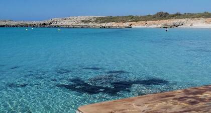 Secluded spacious villa mature gardens in Binibeca Nou private pool wifi aircon