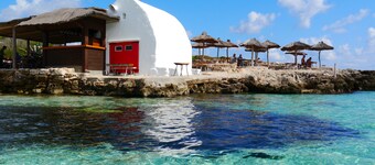 Secluded spacious villa mature gardens in Binibeca Nou private pool wifi aircon