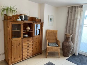 Interior - Beautiful apartment 2.5 rooms near the city with own courtyard garden (Balingen)