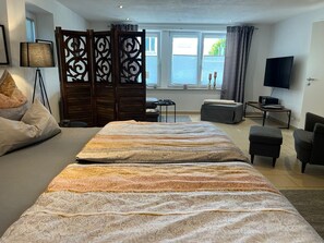 1 Schlafzimmer, schallisolierte Zimmer, Bügeleisen/Bügelbrett