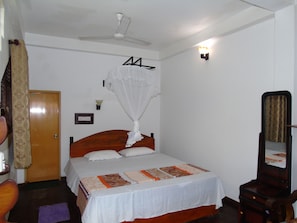 6 bedrooms, WiFi