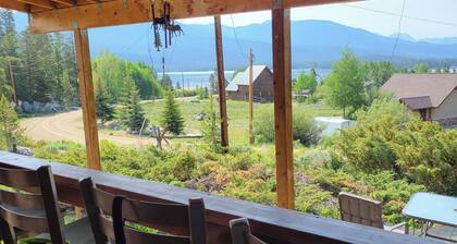 Quaint Cabin Viewing Shadow Mountain Lake, Mountain Views and Lake Access nearby