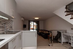 Fridge, microwave, oven, stovetop