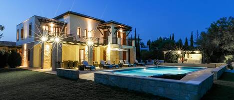 Beheizter Pool