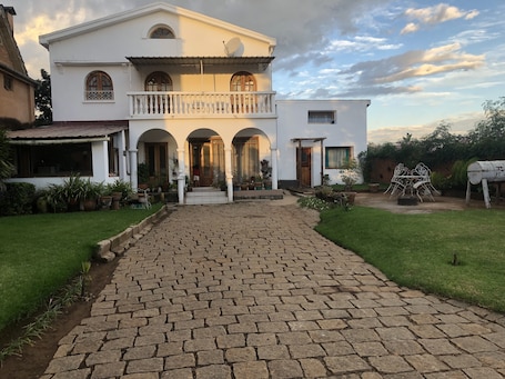 Fachada da propriedade