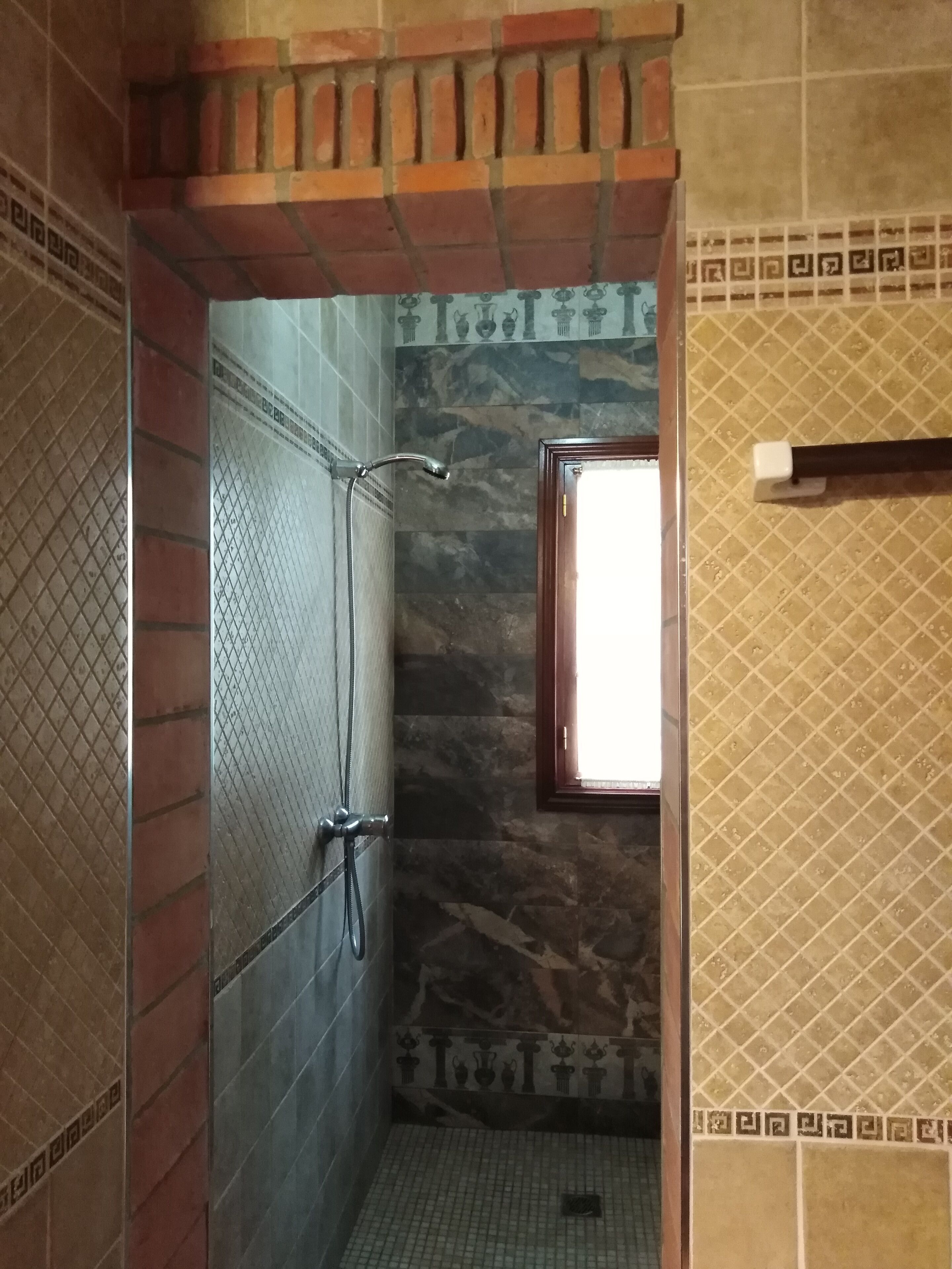 House, 2 Bedrooms | Bathroom shower