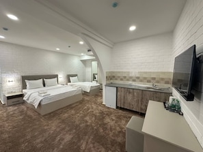 Luxury Triple Room, Kitchenette