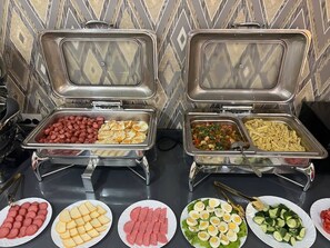 Free daily buffet breakfast 