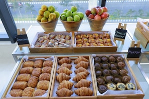 Daily full breakfast (INR 499 per person)
