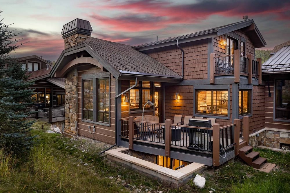 Amazing Pet-Friendly Executive Home, Ski-In Walk-Out - LR884 by Redawning - Booth Creek, CO