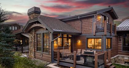 Amazing Pet-Friendly Executive Home, Ski-In Walk-Out - LR884 by Redawning