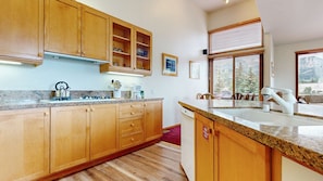 Condo, 3 Bedrooms | Private kitchen