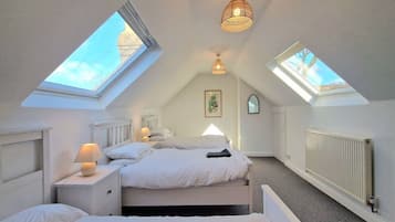 3 chambres, bureau, fer et planche à repasser, accès au Wi-Fi (inclus)