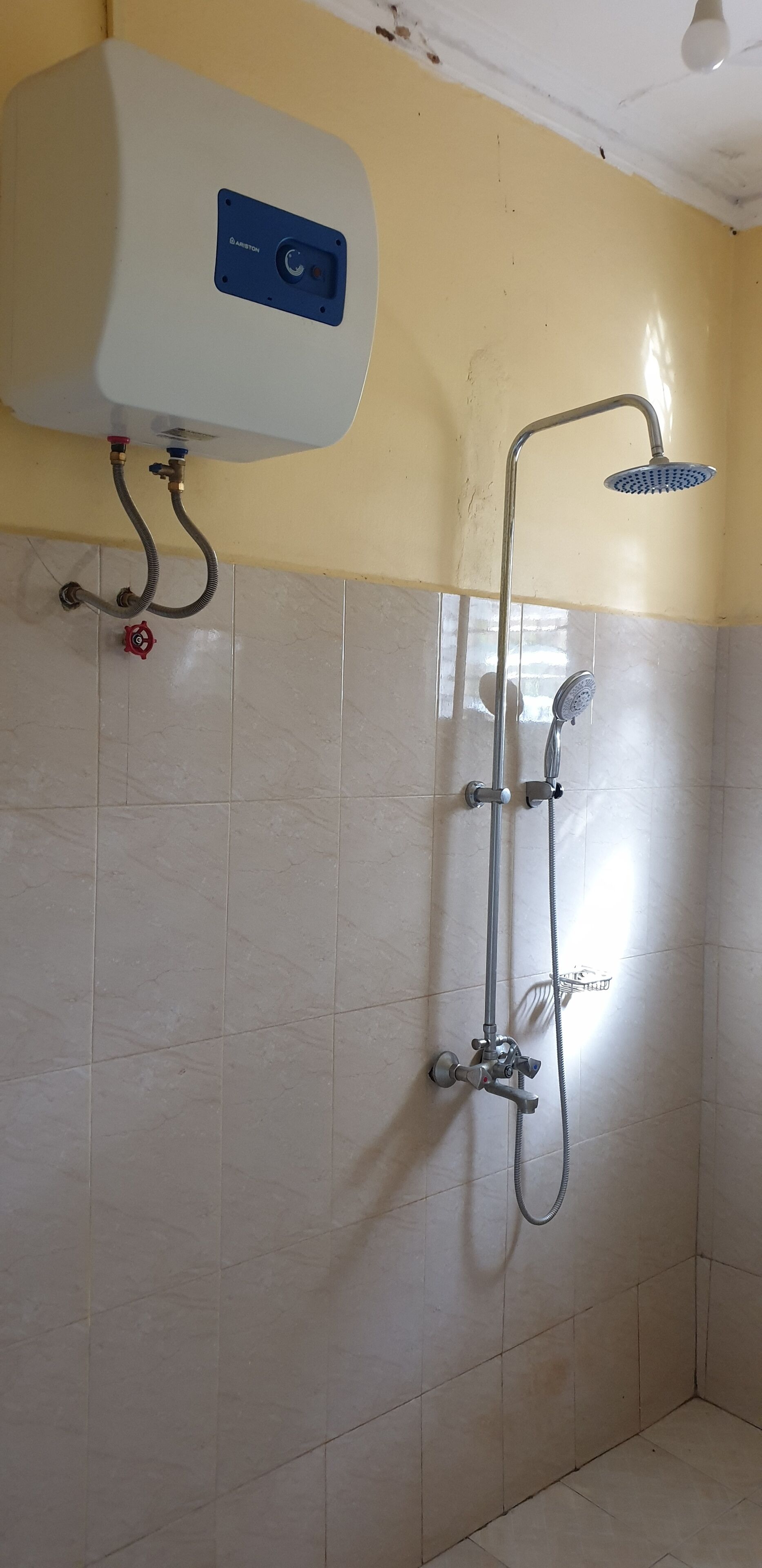 Dusche im Bad
