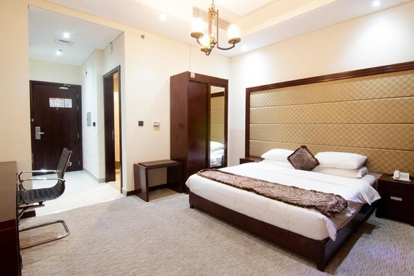 In-room safe, desk, iron/ironing board, free WiFi - Better Living Hotel Apartment (Dubai)