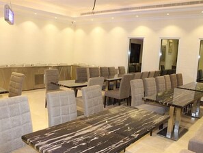 Breakfast, lunch and dinner served - Better Living Hotel Apartment (Dubai)