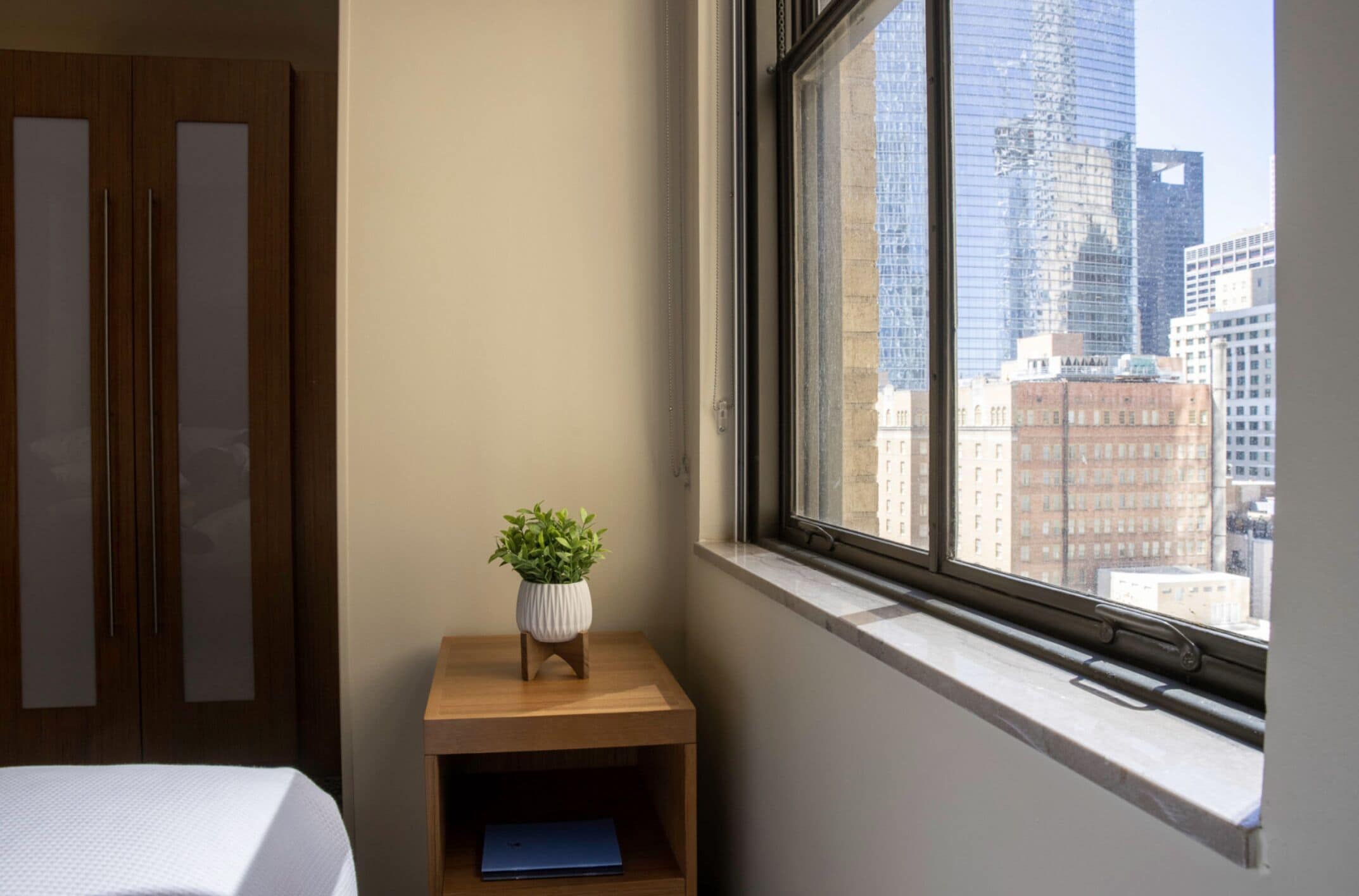 egyptian cotton sheets, premium bedding, pillow-top beds, desk