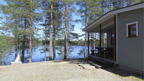 Cottage (for 6) | Terrace/patio