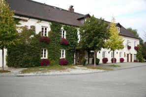 Exterior - Gasthaus zur Linde (Hohenpolding)