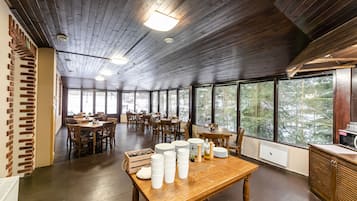 Petit déjeuner buffet compris tous les jours