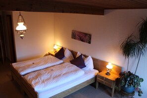 Superior Double Room | Desk, bed sheets