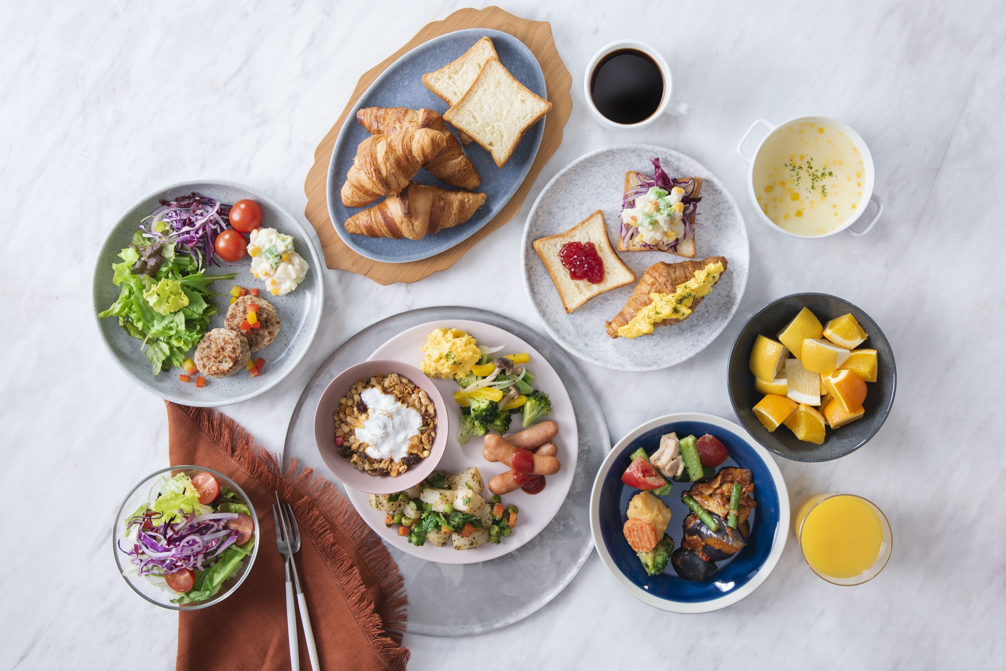 daily buffet breakfast (jpy 2530 per person)