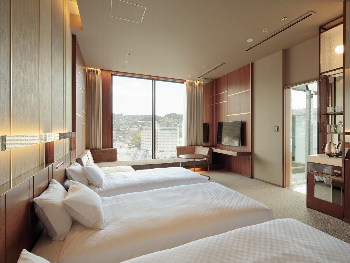 Private Spa Triple, Non Smoking | Blackout curtains, free WiFi, bed sheets