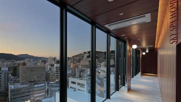 Kiến trúc tòa nhà