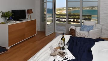 Executive Villa, Sea View | 1 bedroom, in-room safe, desk, soundproofing