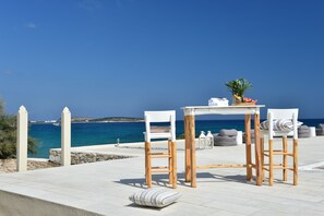 Terrace/patio - Ambassador Luxury Villas (Paros)