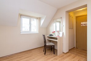 Single Room | Room amenity