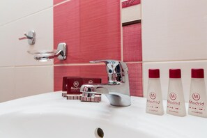 Douche, articles de toilette (gratuits)