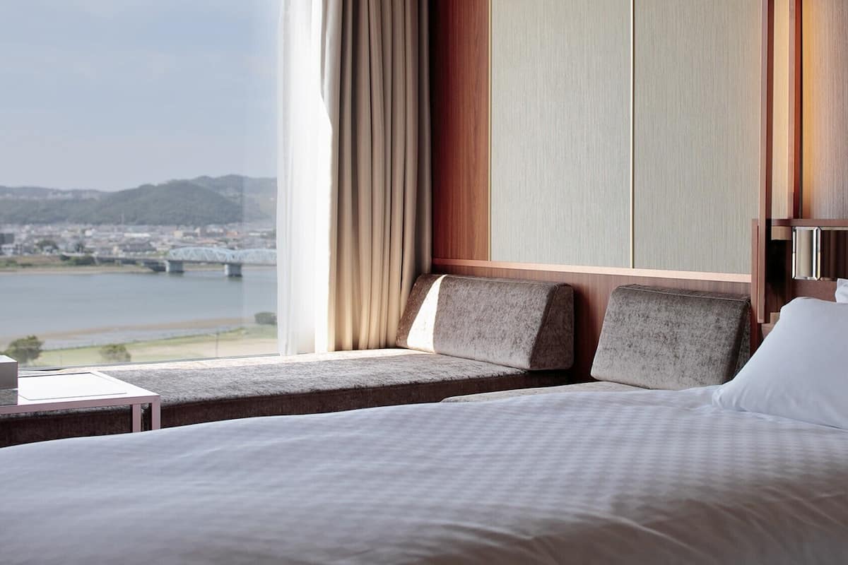 Run of House, Non Smoking