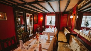 Banquet hall - The Lion Hotel & Restaurant Berriew (Welshpool)