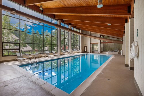 Keystone Condo w/ Private Balcony w/ Mountain Views, Shuttle Nearby!