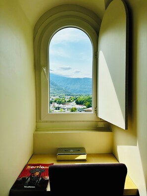 Triple Room | Desk, laptop workspace, blackout curtains, iron/ironing board - Hotel Restaurant Le Repère (Vizille)