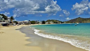 Beach - K & E Lemon Drop Cove (Cupecoy)