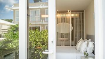 Deluxe Apartment | 1 bedroom, minibar, in-room safe, individually decorated