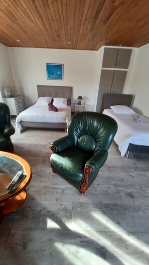 2 bedrooms, free WiFi