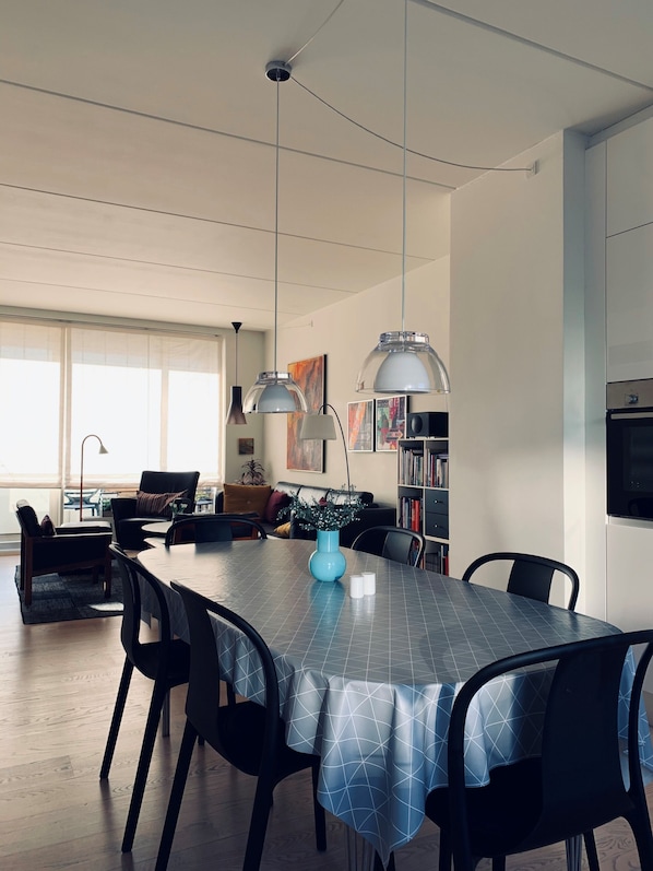 Appartement Ville, 2 chambres, non-fumeurs | Restauration dans la chambre