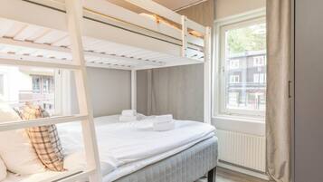 Lägenhet Premium | Individuell inredning, unika möbler och strykjärn/strykbräda