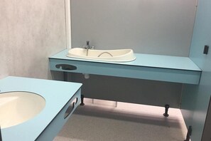 共用浴室